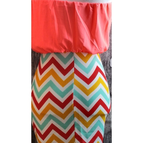 ⭐️NWT! Miin Strapless Coral & Chevron Minidress- S - Picture 5 of 6